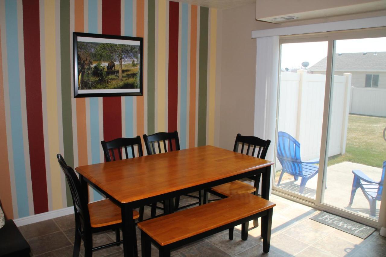 3 Queen Beds, 1 Twin Bed, 2 Rooms, 1 And A Half Bath, Self Check-In, Flexcation Equipped Idaho Falls Extérieur photo