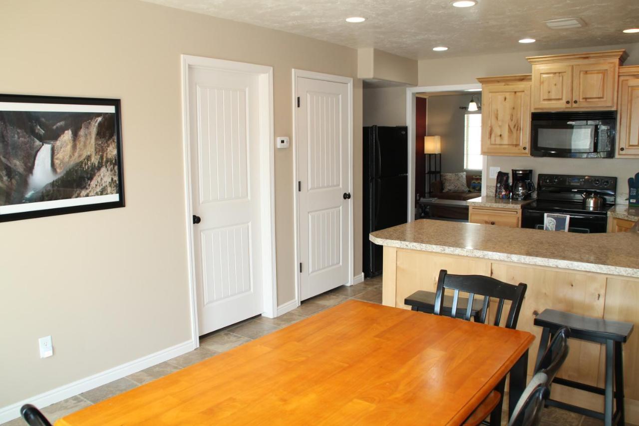 3 Queen Beds, 1 Twin Bed, 2 Rooms, 1 And A Half Bath, Self Check-In, Flexcation Equipped Idaho Falls Extérieur photo