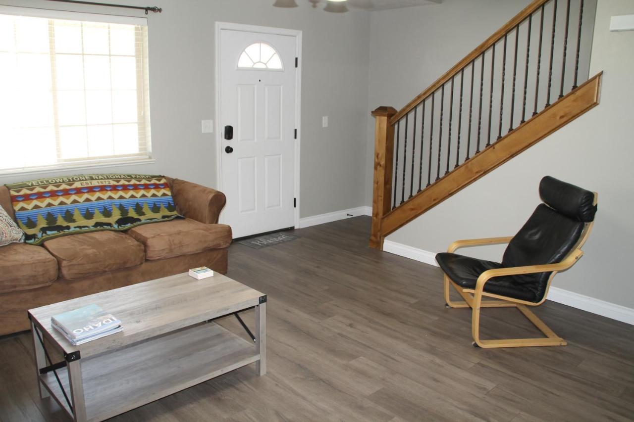 3 Queen Beds, 1 Twin Bed, 2 Rooms, 1 And A Half Bath, Self Check-In, Flexcation Equipped Idaho Falls Extérieur photo